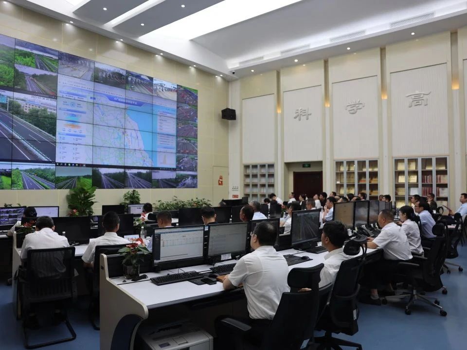 江蘇交控召開AI平方推進應用現(xiàn)場會